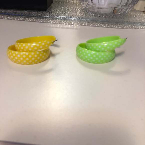 Colorful hoops - Picture 2 of 2